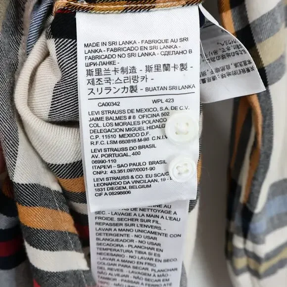 Levi's Women's Western Boyfriend Fit Plaid Button Down Shirt Size Small - Picture 9 of 10